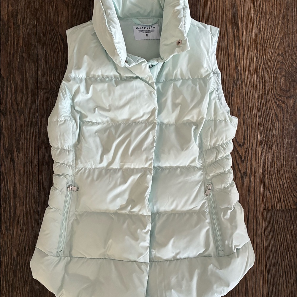Athleta Vest  NEW with tags removed Downtown Puffer Vest” in Glacier!